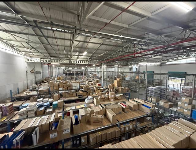 3,300M² WAREHOUSE TO LET IN HALFWAY HOUSE